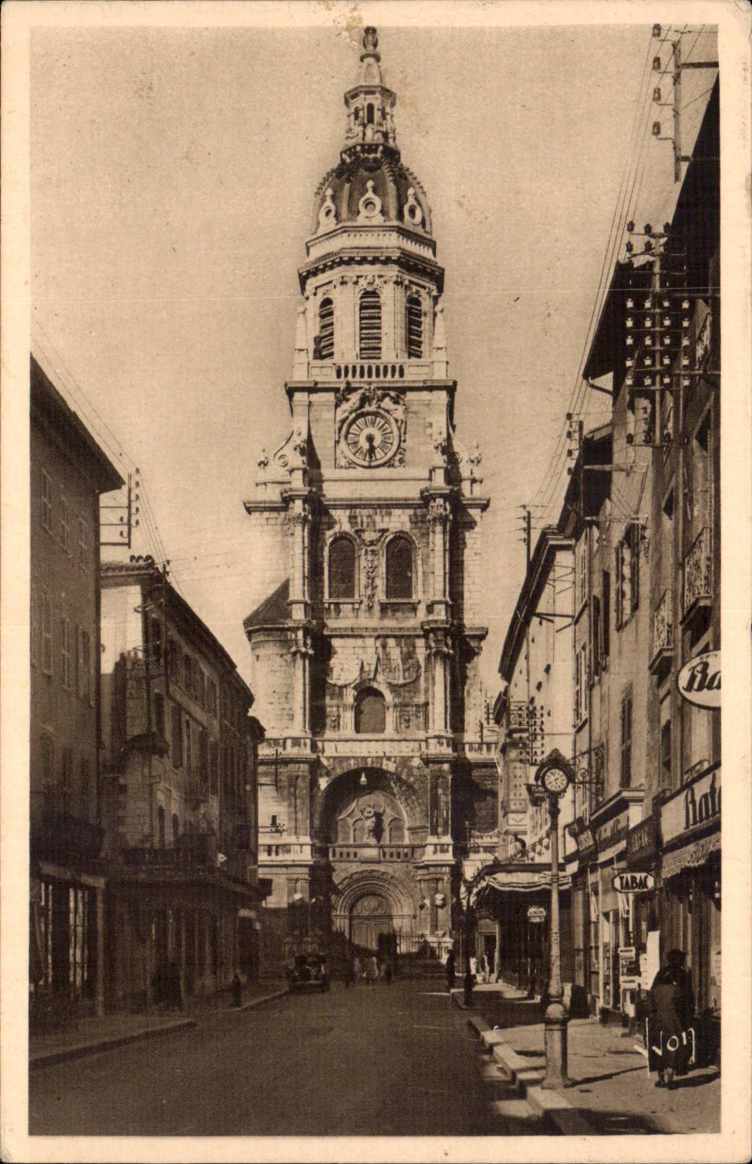 Bourg en Bresse CPA Rue et eglise Notre Dame