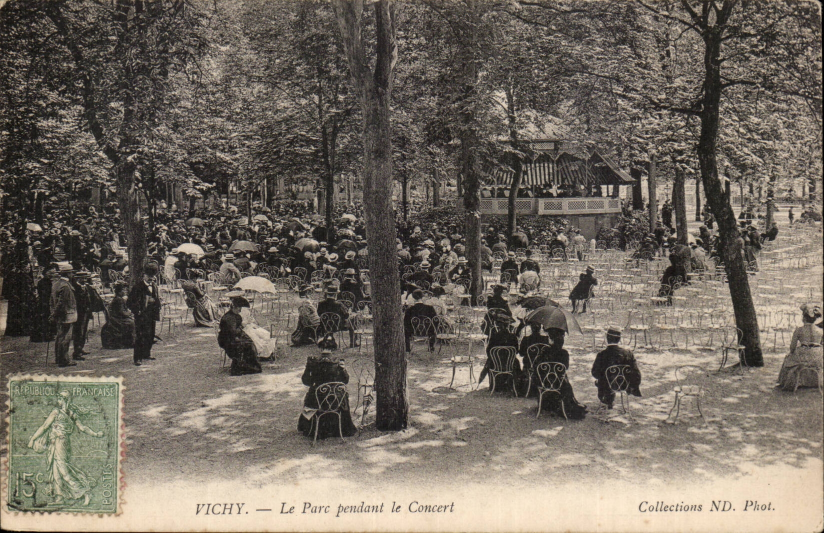 Vichy — Le Parc pendant le Concert — Collections ND. Phot.
