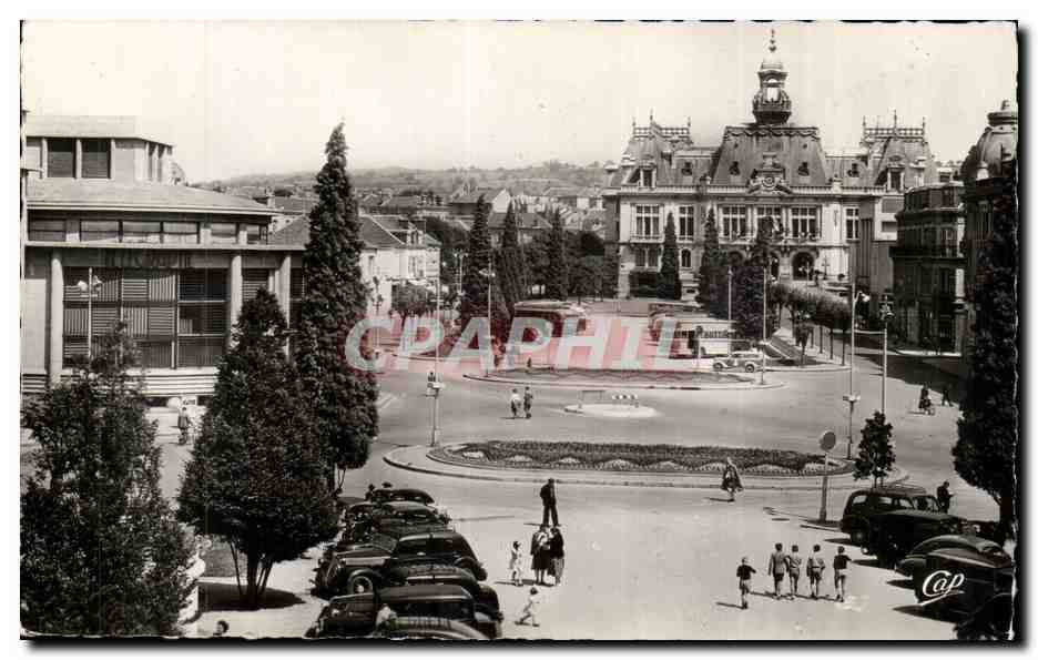 Vichy CPA Place de l'hotel de ville