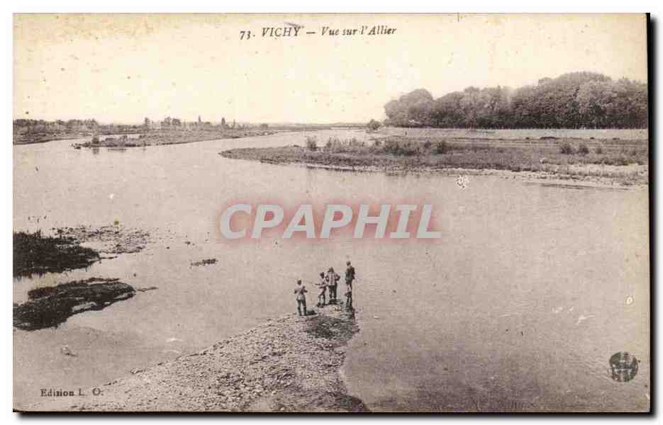 Vichy CPA Vue sur l'Allier (pecheurs)