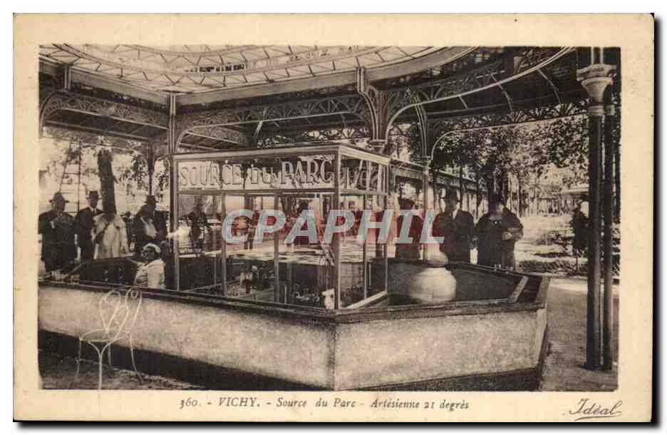 Vichy CPA Source du parc Arlesienne 21 degres