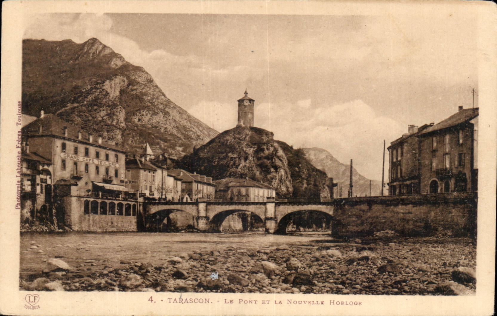 Tarascon - Le Pont et la Nouvelle Horloge - CPA 