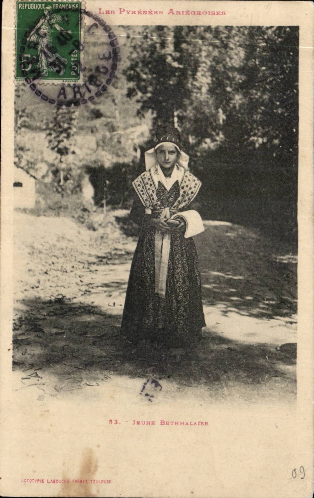 CPA Ariege Jeune Bethmalaise (folklore costume)