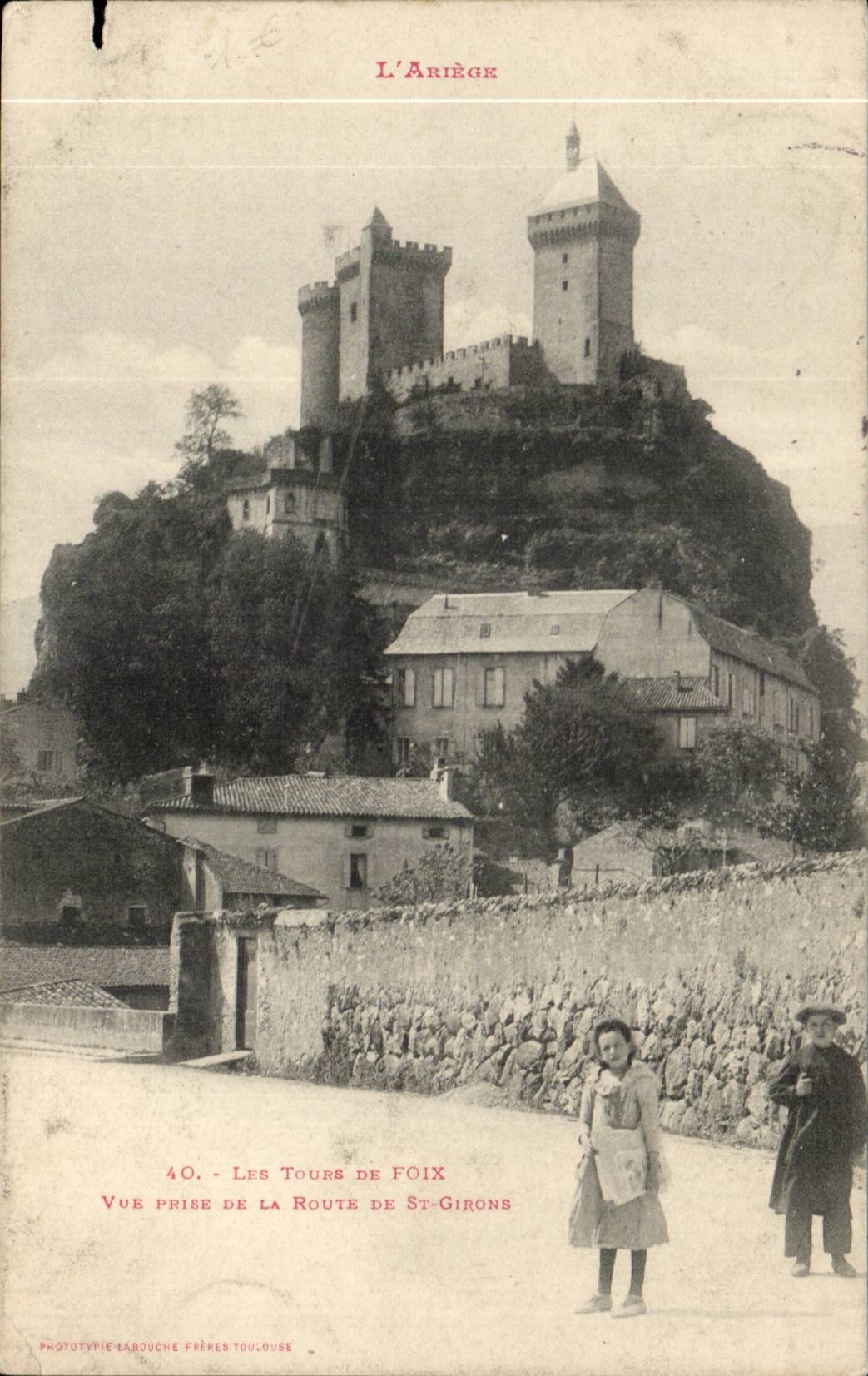 Les tours de Foix CPA Vue prise de la route de St Girons