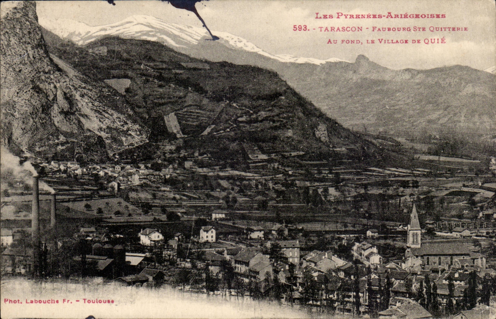 Die Pyrenäen-Ariégeoises — Tarascon, Faubourg Ste Quitterie, im Hintergrund das Dorf Quié — Foto. Labouche Fr. - Toulouse