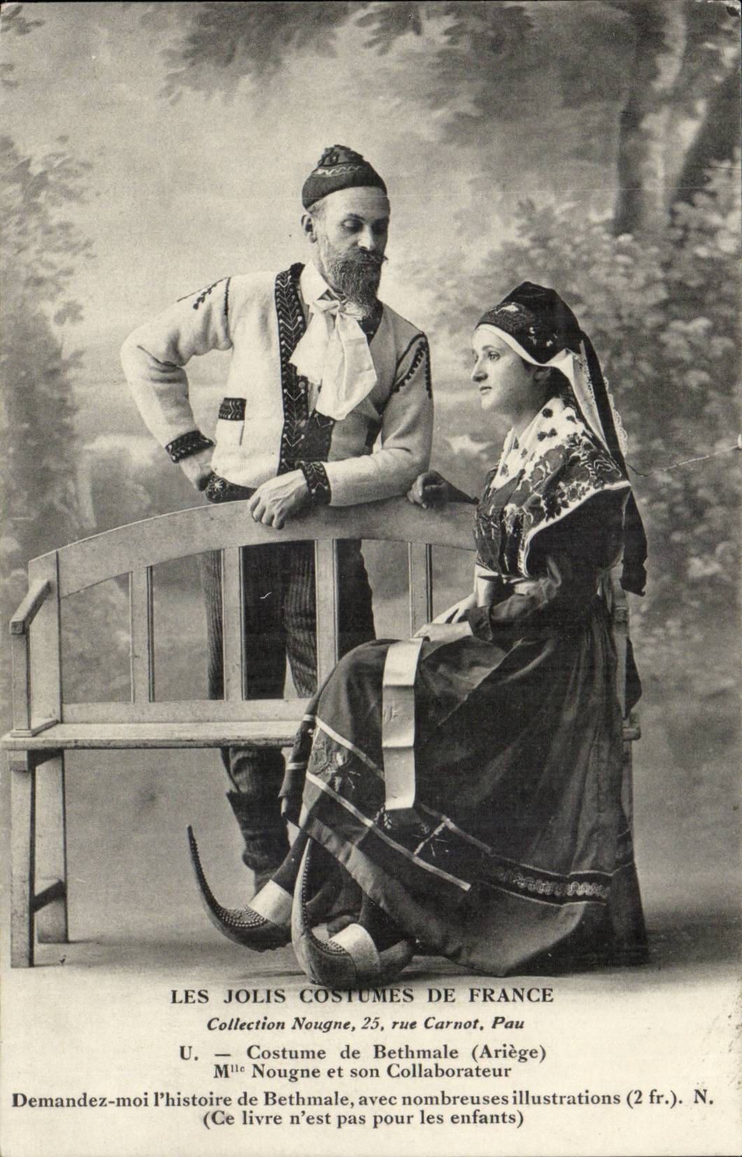 Costumes de Bethmale (Ariège) — Collection Nougne, 25 rue Carnot, Pau