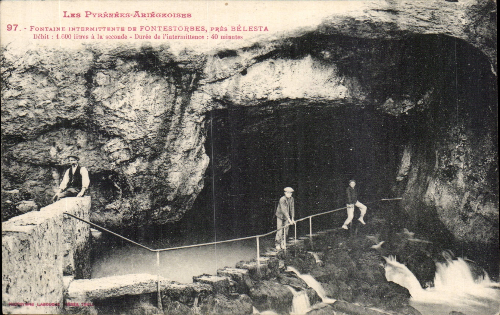 Fontaine intermittente de Fontestorbes, près Bélesta — Les Pyrénées-Ariégeoises — Photographie Labouche, Toulouse