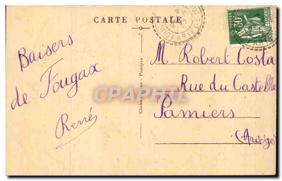 Colonie de Vacances St-François-de-Régis — Fougaux et Barrineuf (Ariège) — Un groupe de jeunes filles au pied de la Grotte — Reverso