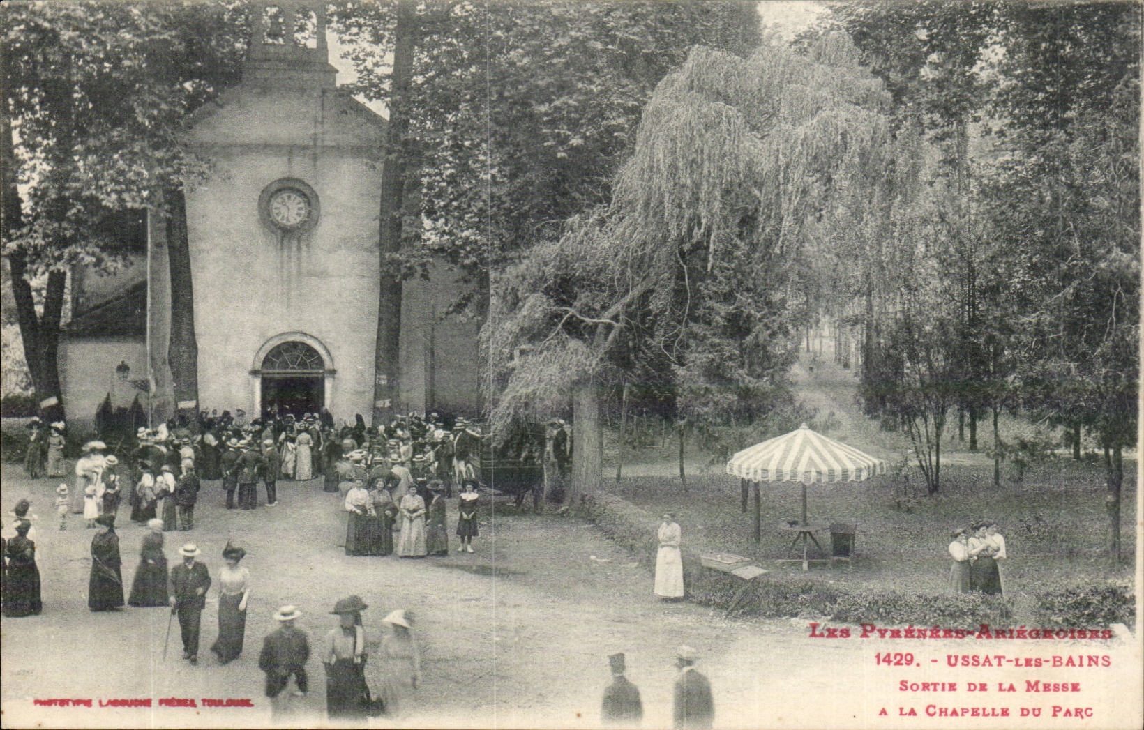 Ussat-les-Bains — Sortie de la messe à la chapelle du parc — Les Pyrénées-Ariégeoises, n°1429