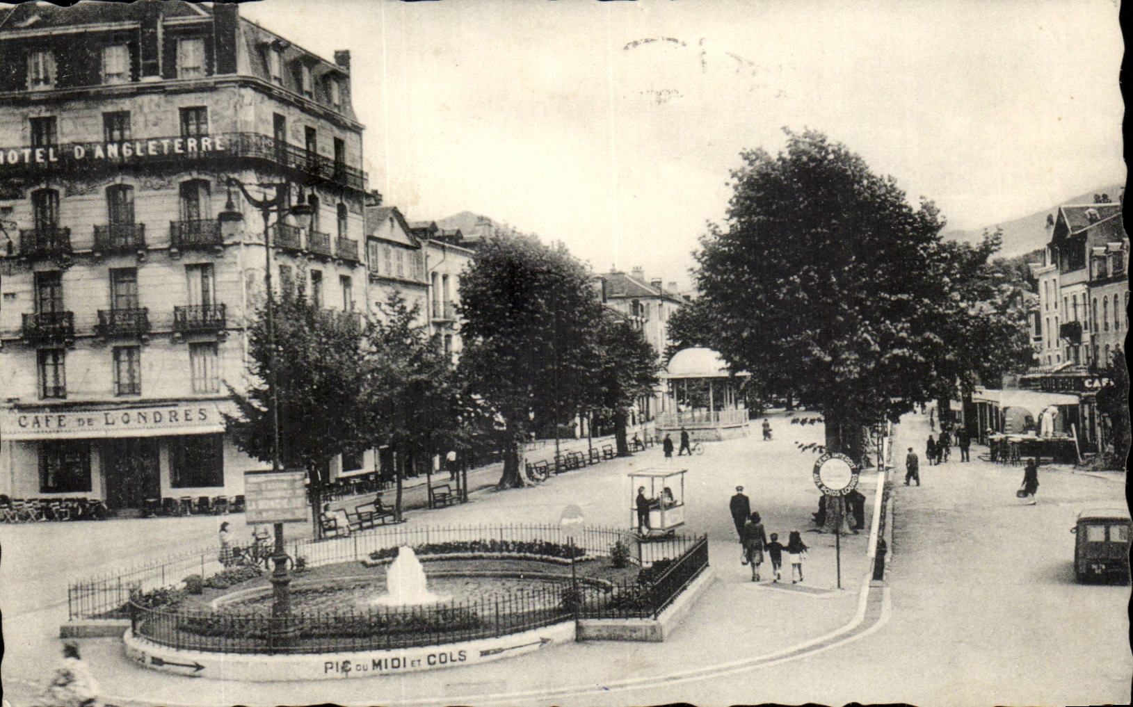 Place du Midi et Cols — vue de la fontaine et de l'hôtel d'Angleterre — Cie des Arts Photomécaniques