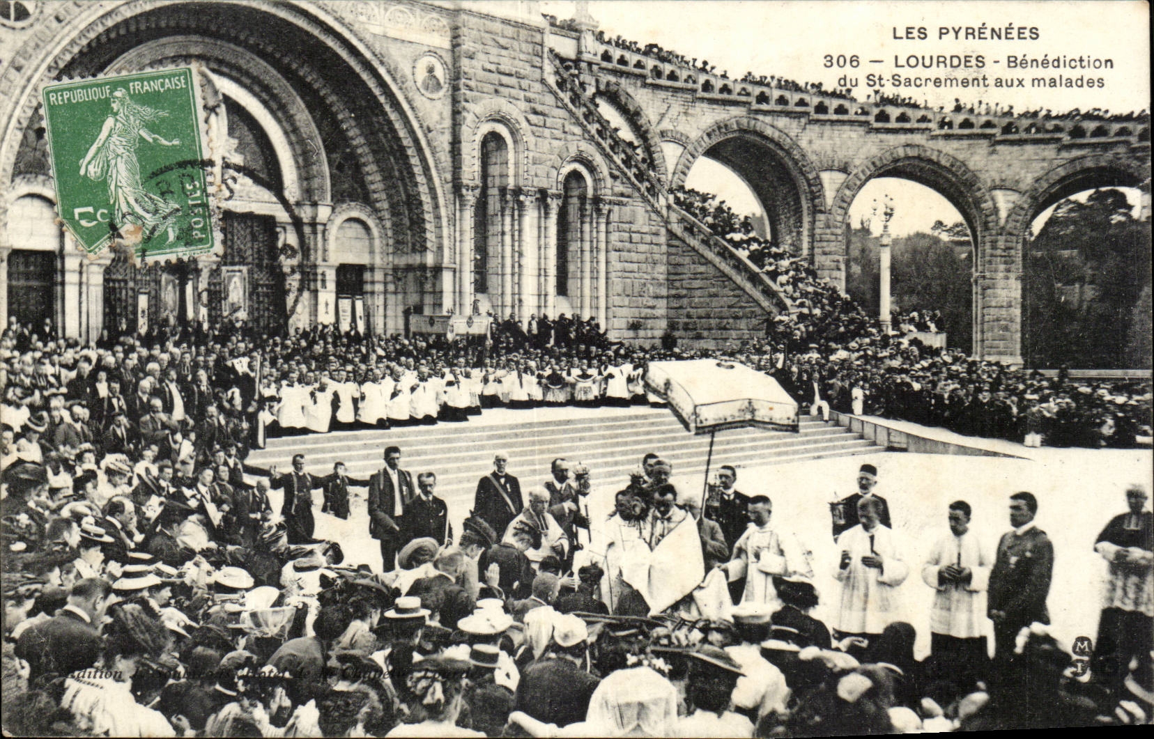 CPA Lourdes Benediction du St Sacrement des malades