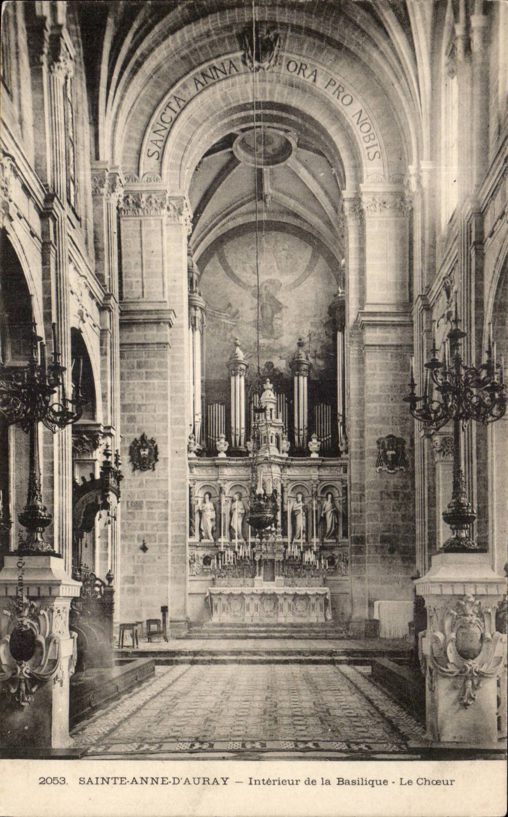 Saint Anne d'Auvray CPA Interieur de la basilique Le choeur