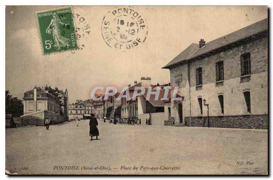 Pontoise CPA Place du parc aux Charrettes