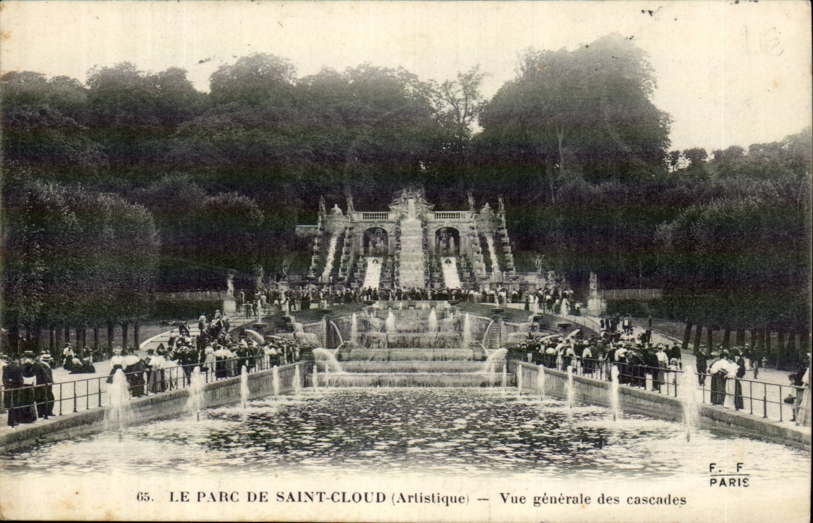 CPA Le parc de Saint CLoud Vue generale des cascades