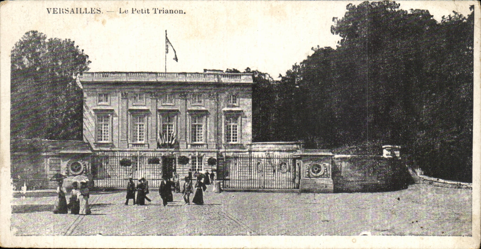 Versailles CPA Le petit Trianon 