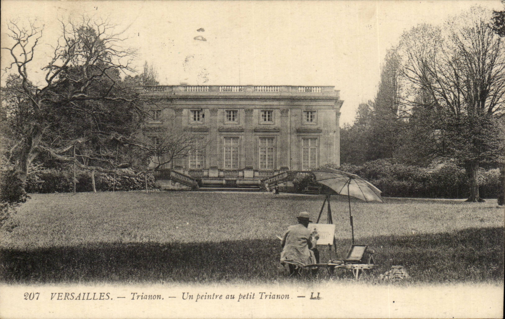 Versailles CPA TRianon Un peintre au petit TRianon
