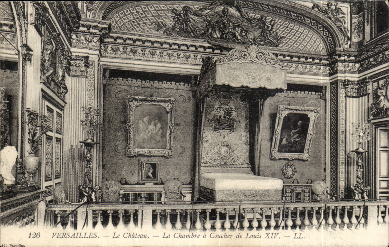 Versailles CPA Le chateau La chambre a coucher de Louis XIV