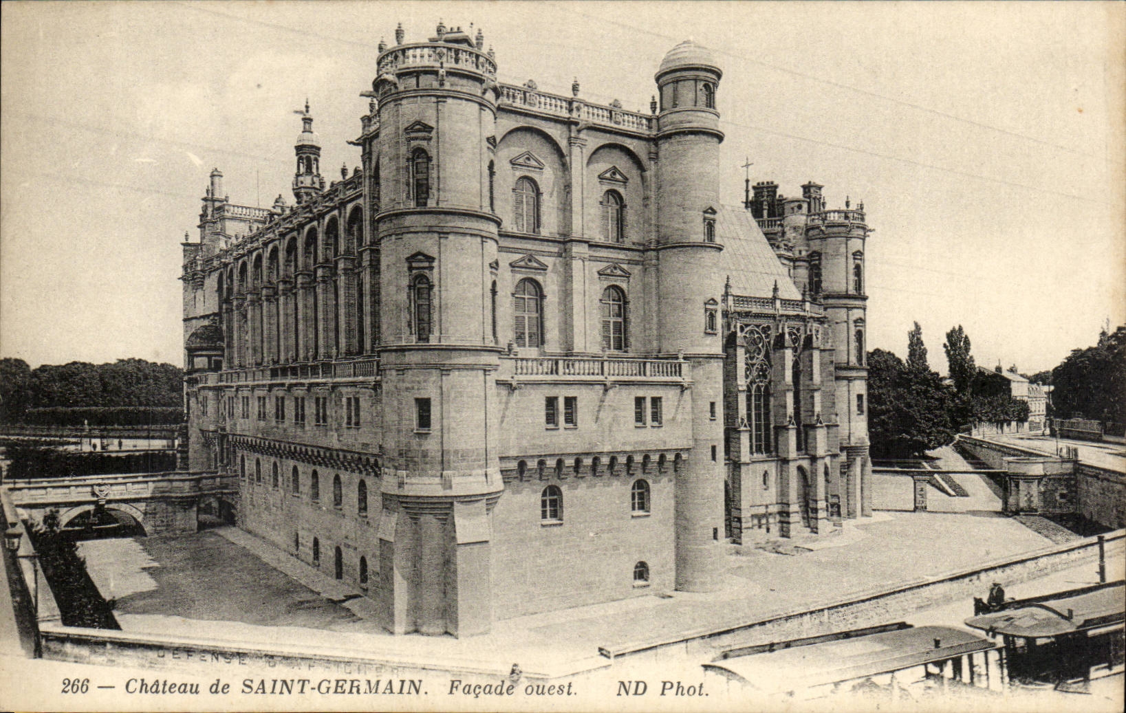 Château de SAINT-GERMAIN — Façade ouest — ND Phot.