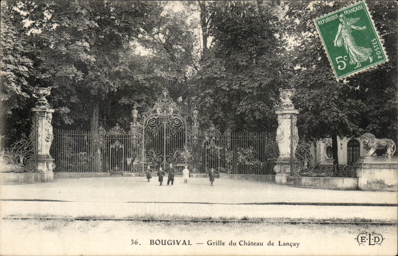 Bougival CPA Grille du chateau de Lancay
