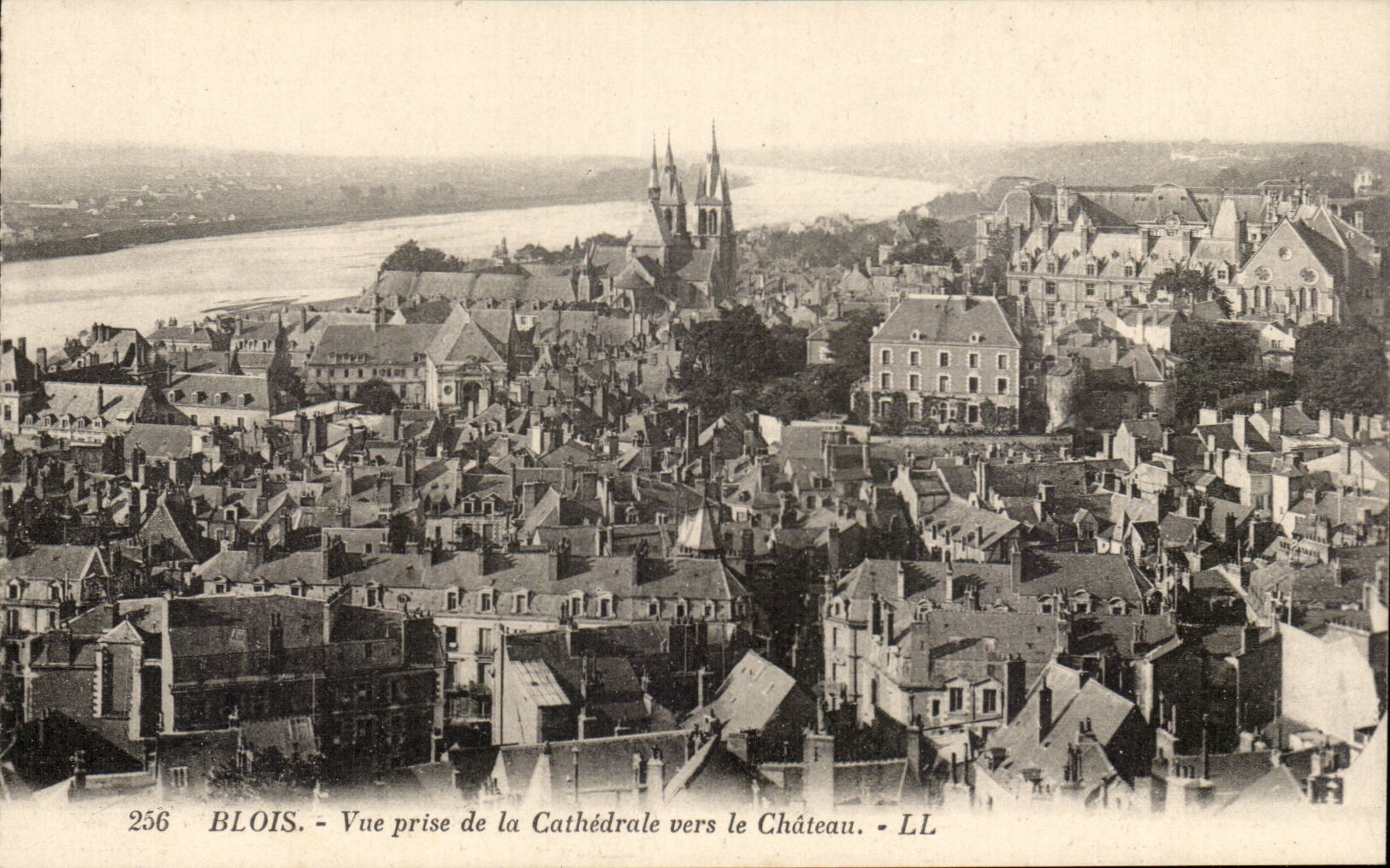 CPA Blois Vue prise de la cathedrale vers le chateau