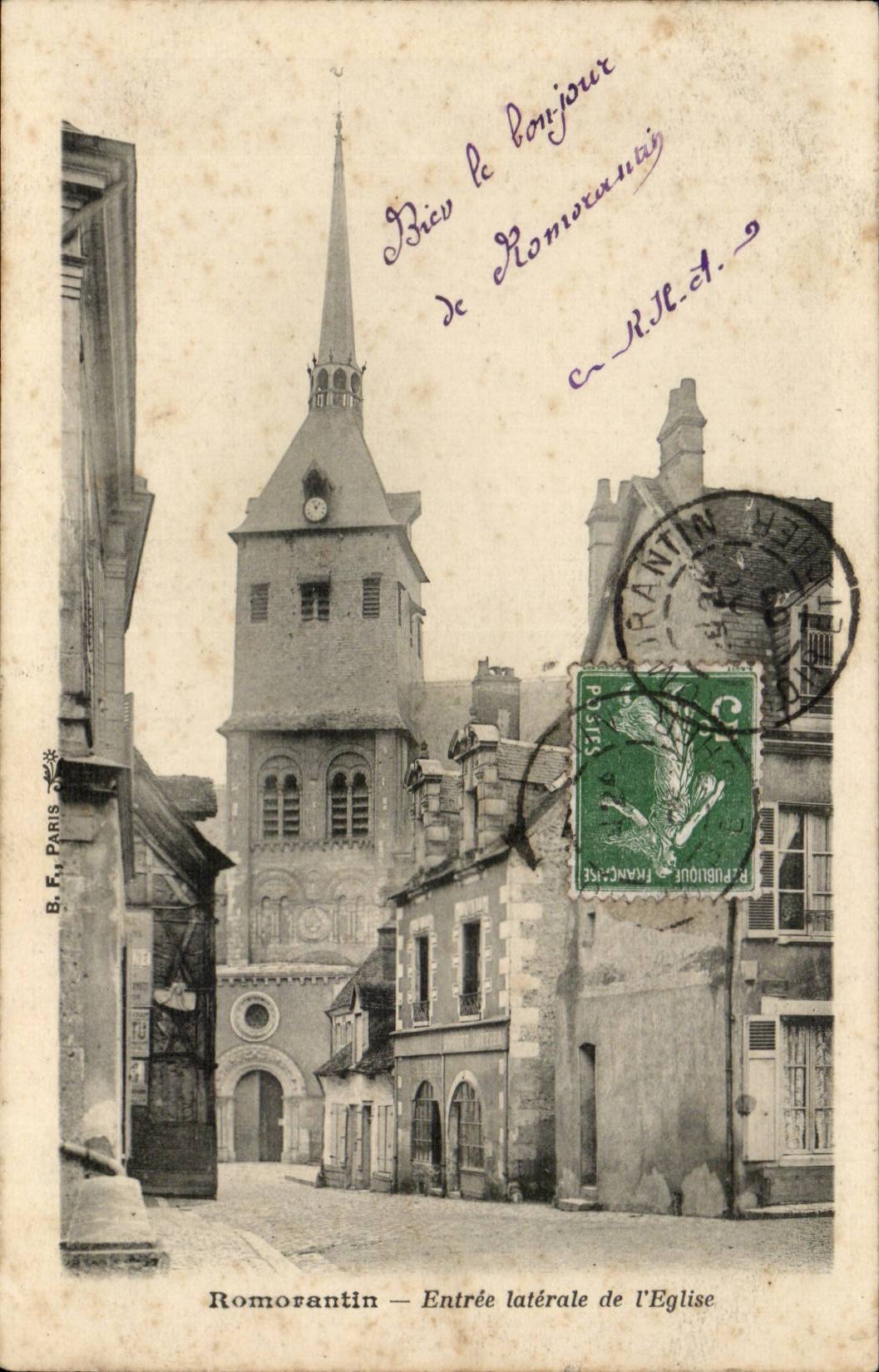 CPA Romoratin Entree laterale de l'eglise