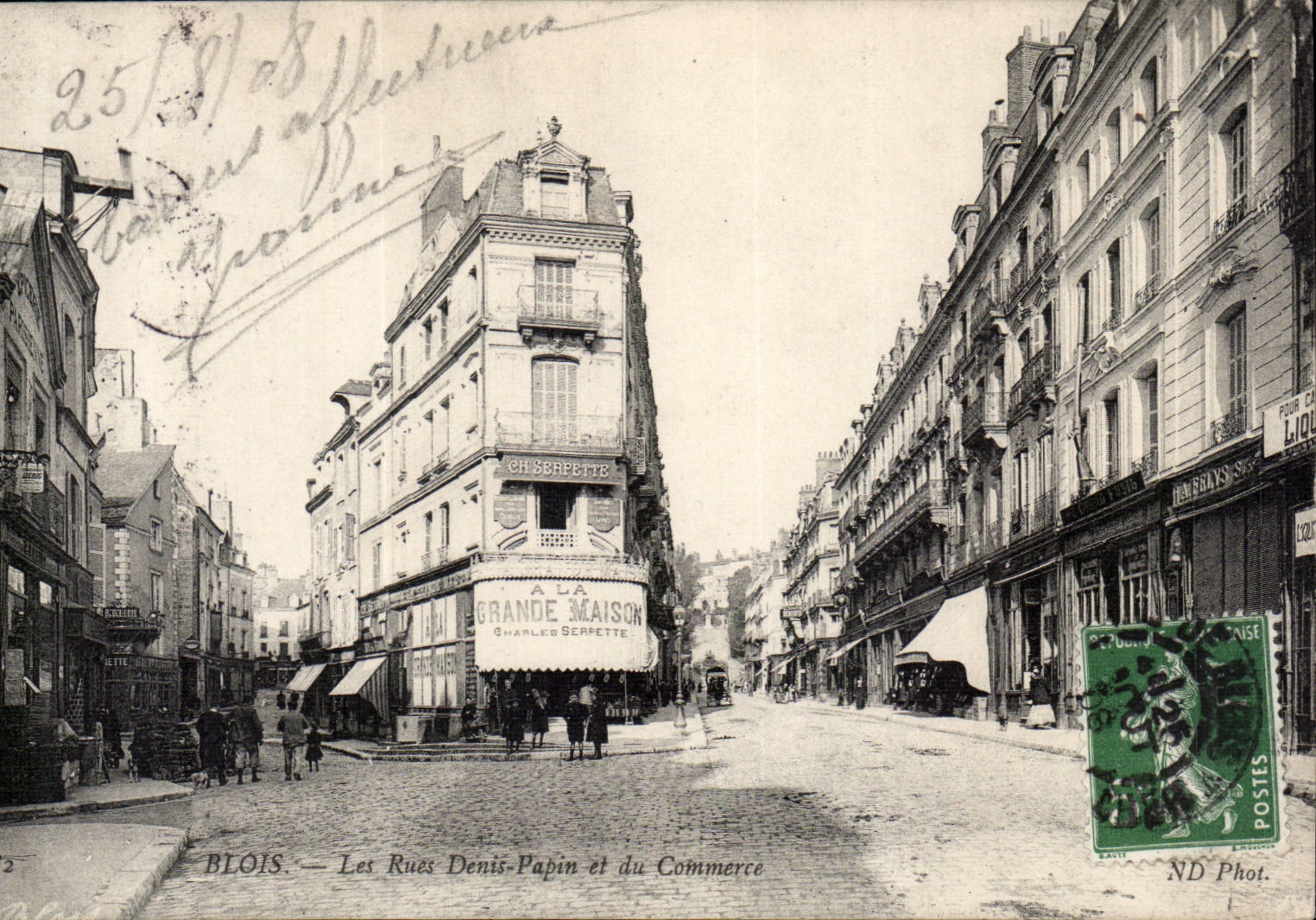 Blois CPA La rue Denis papin et du commerce