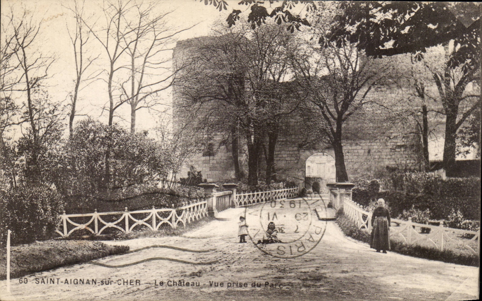 Saint-Aignan-sur-Cher — Le Château — Vue prise du Parc — éditeur : B. Béguin Frères, n° 60