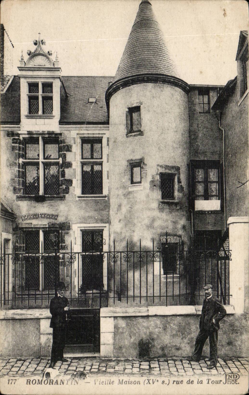 Romorantin CPA Vieille maison rue de la Tour 