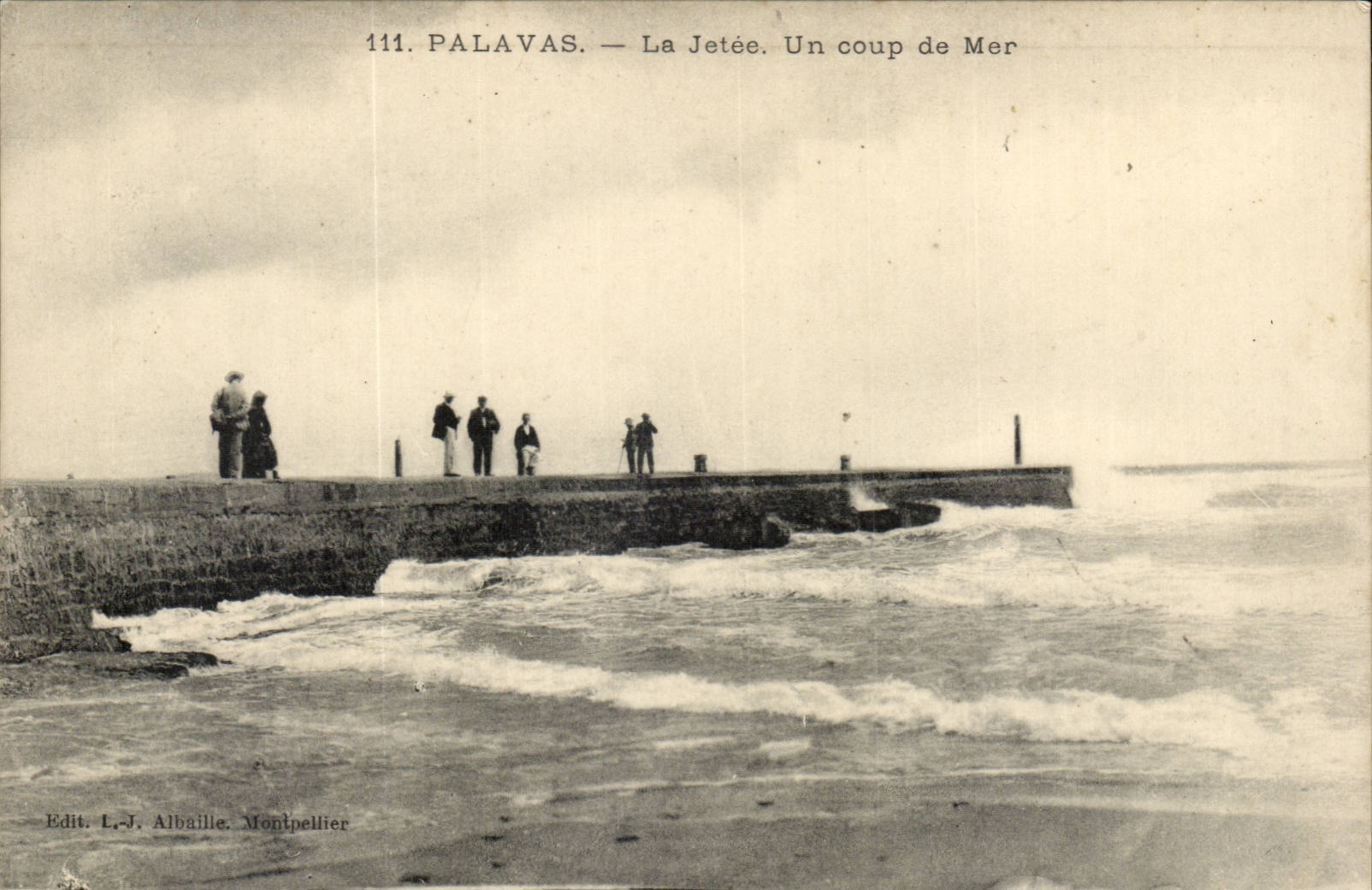 Palavas les Flots CPA le jetee un coup de mer