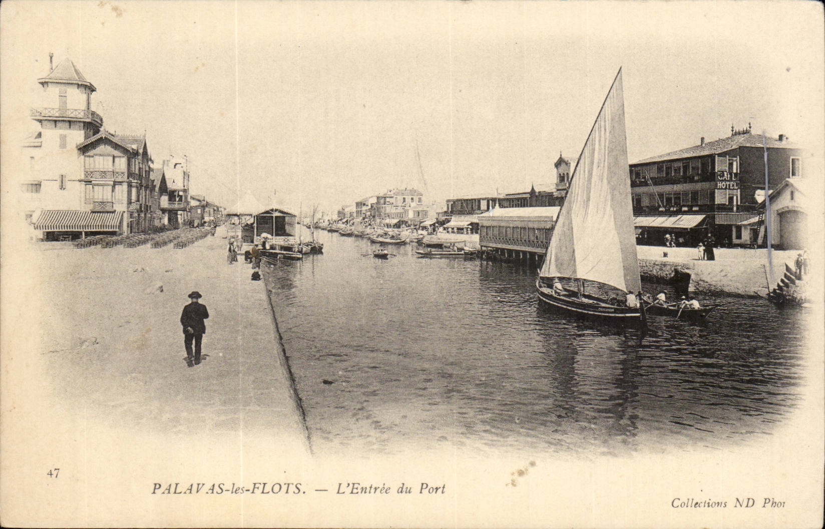 Palavas les flots CPA l'entree du port