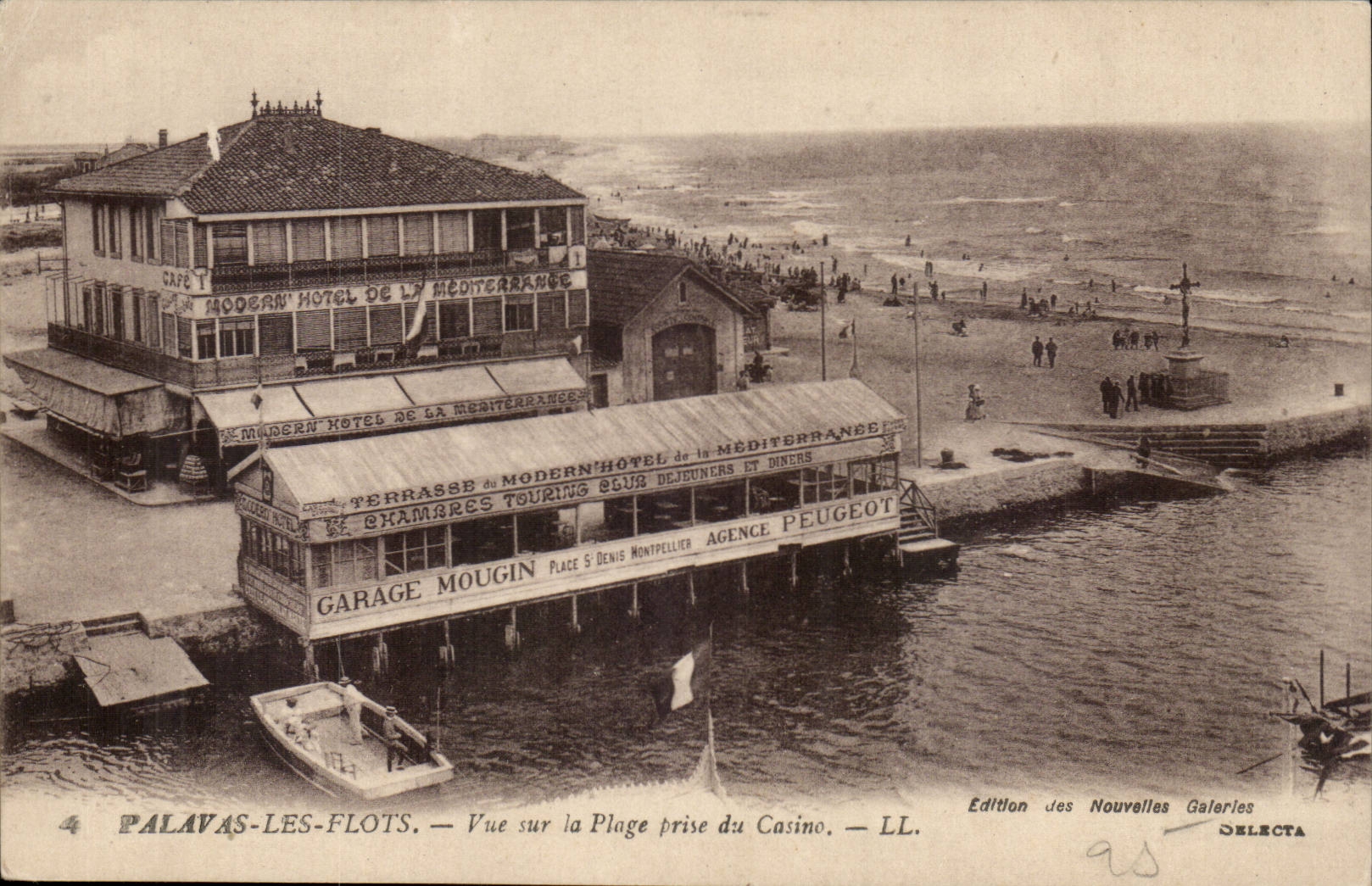 Palavas les Flots CPA Vue sur la plage prise du casino (Garage Mougin Agence Peugeot)