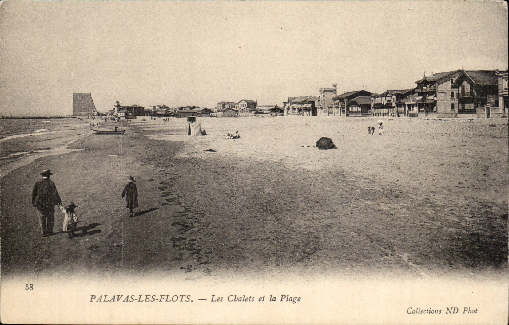 Palavas les Flots CPA les chalets et la plage