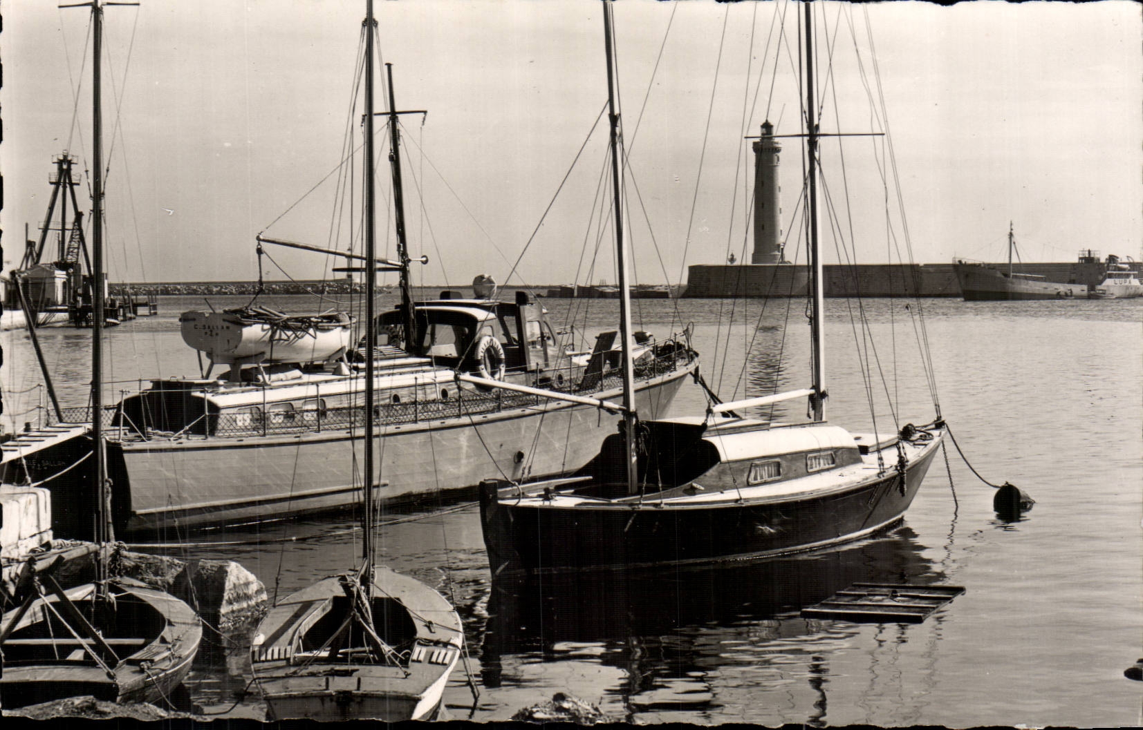 Cete Sete CPA La rade et le port (phare lighthouse)