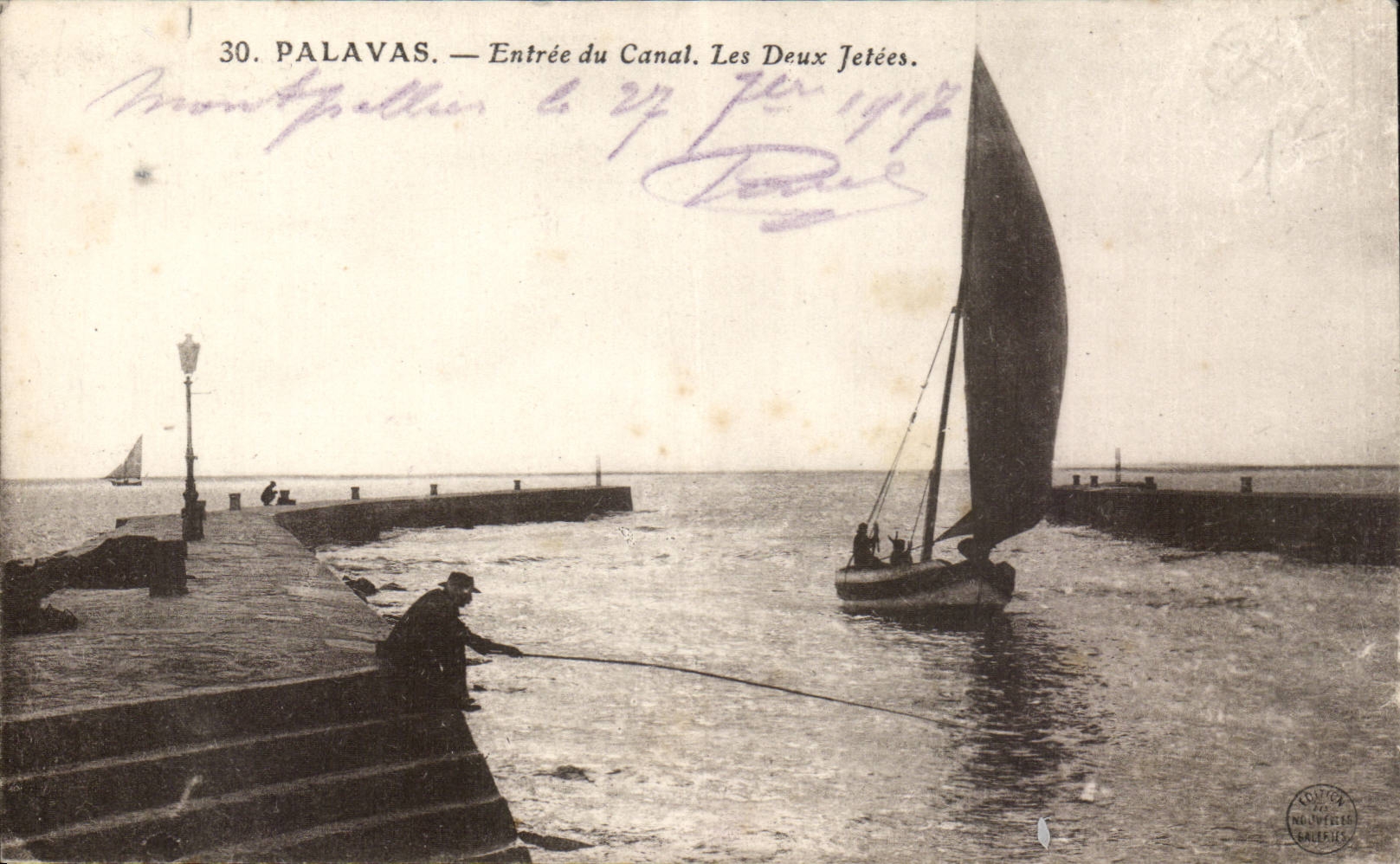 Palavas les Flots CPA entree du canal les deux jetees