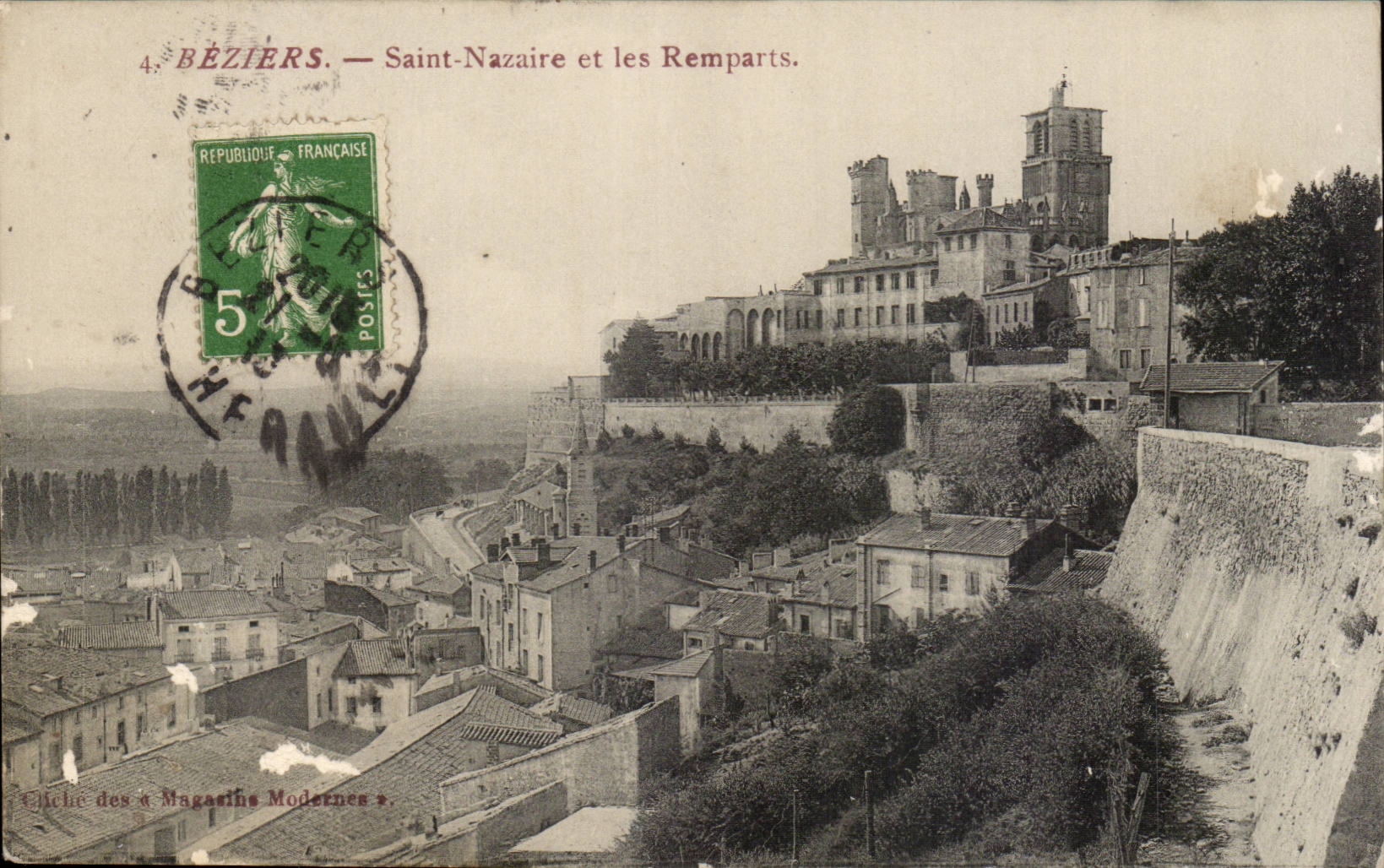 Béziers — Saint-Nazaire et les Remparts — Éditeur : Échelle des « Magasins Modernes »