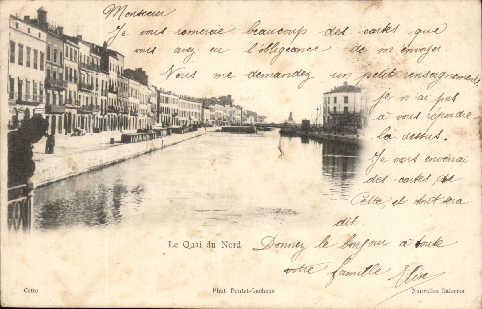 Cette CPA Le quai du nord