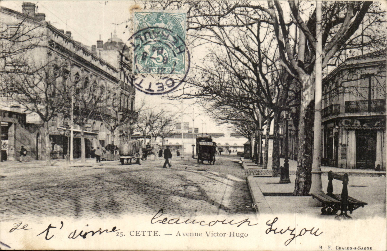 Cette CPA Avenue Victor Hugo