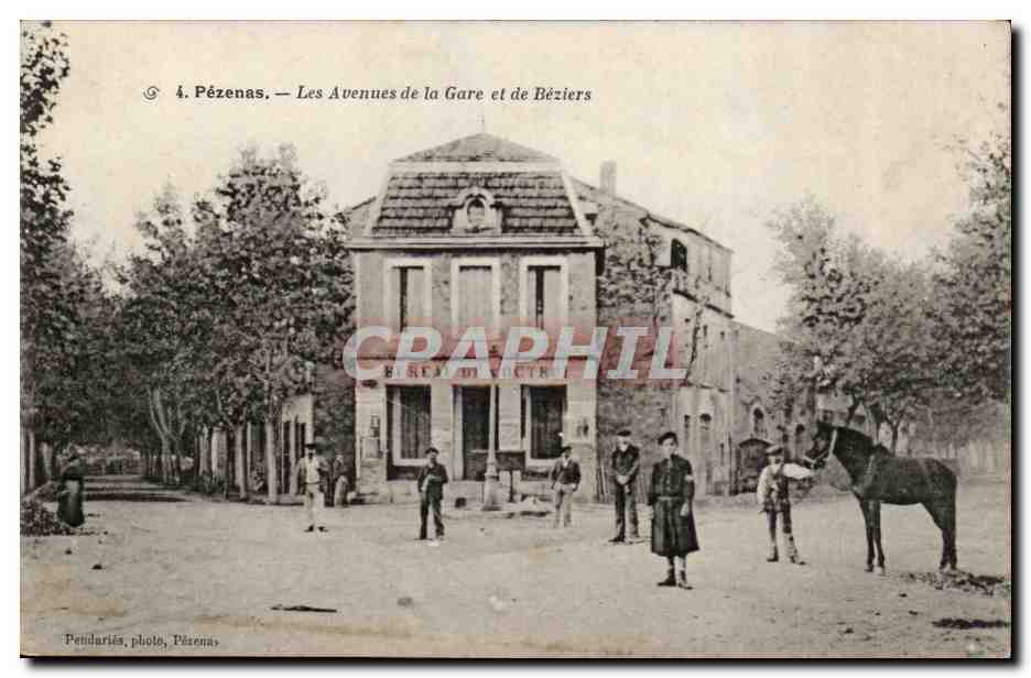 Pezenas CPA Les avenues de la gare et de Beziers (cheval)