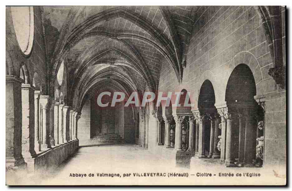 Abbaye de Valmagne, par VILLEVEYRAC (Hérault) — Cloître — Entrée de l'Église