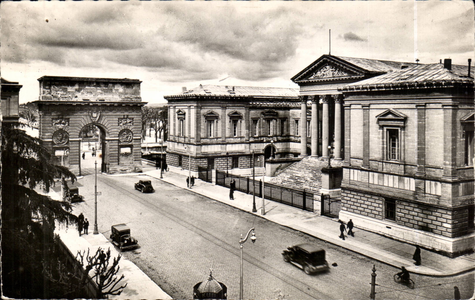 Montpellier — Le Palais de Justice et l'Arc de Triomphe — Éditions Lignac, n° 9012