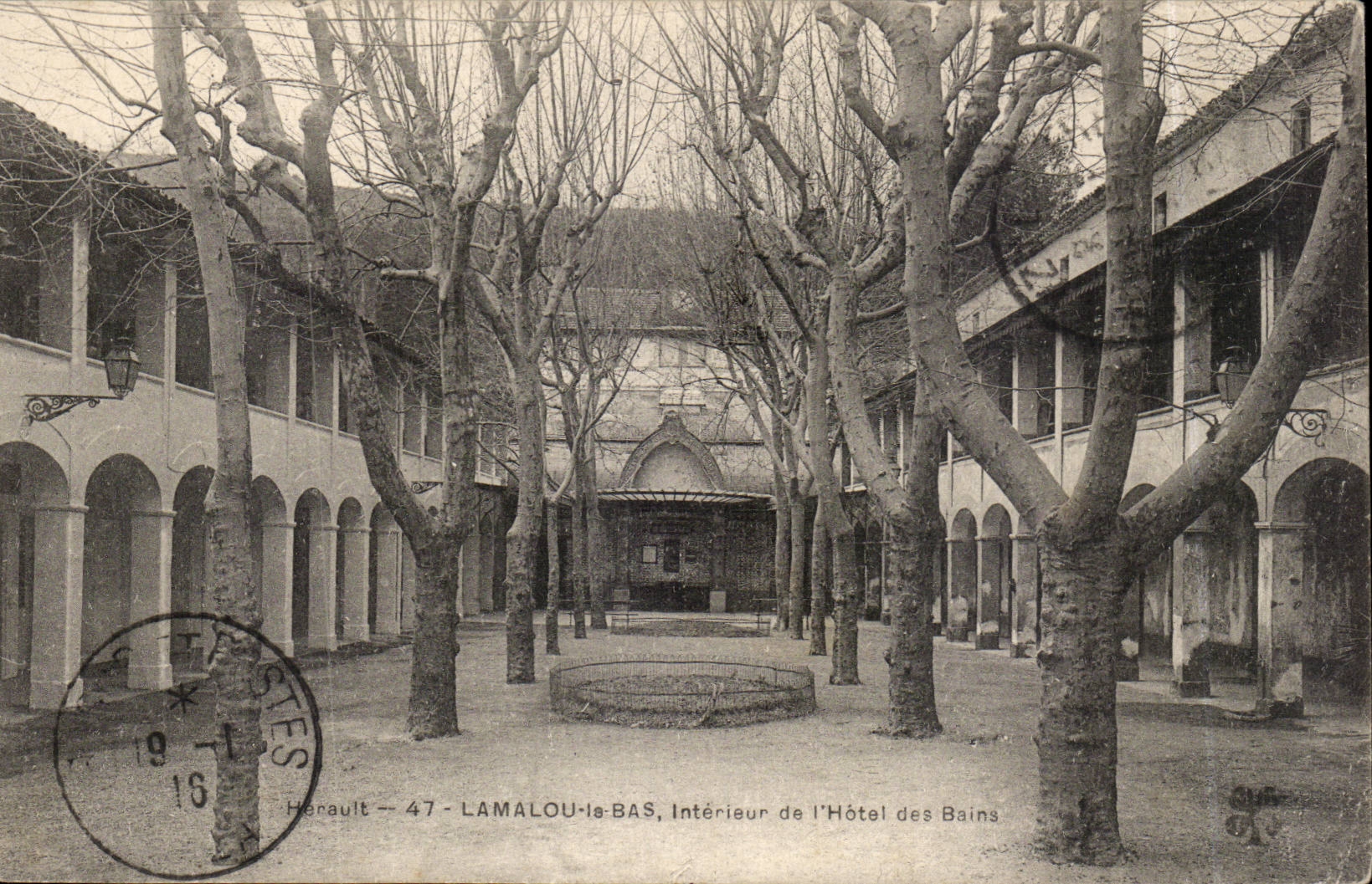 Lamalou la Bas CPA Interieur de l'hotel des bains