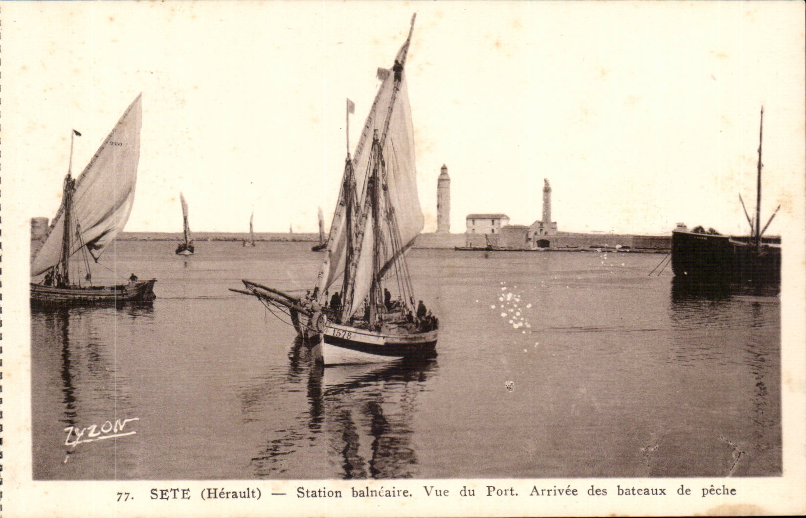 Sete - Cette - Station Balneaire Vue du Port Arrivee des bateaux de peche - CPA 