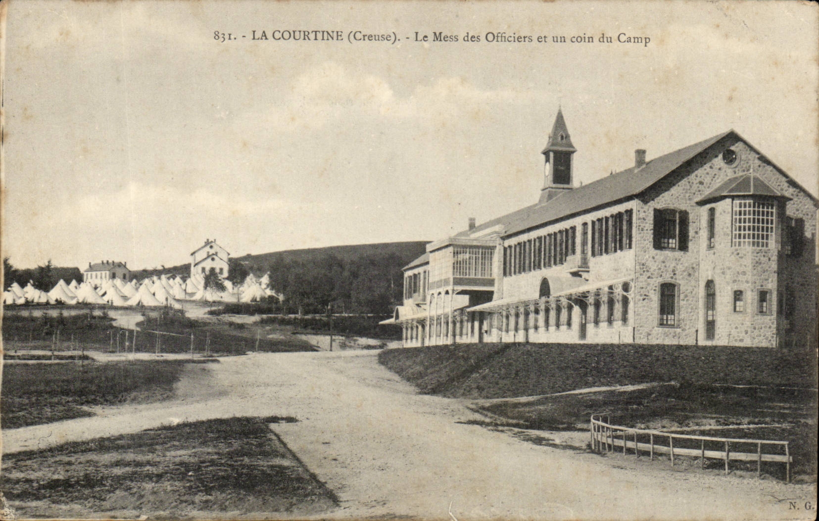 Creuse CPA Camp de la Courtine Le mess des officiers et un coin du camp (militaria) 