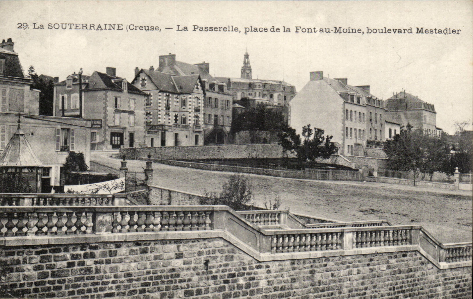 La SOUTERRAINE (Creuse) — La Passerelle, place de la Font-au-Moine, boulevard Mestadier