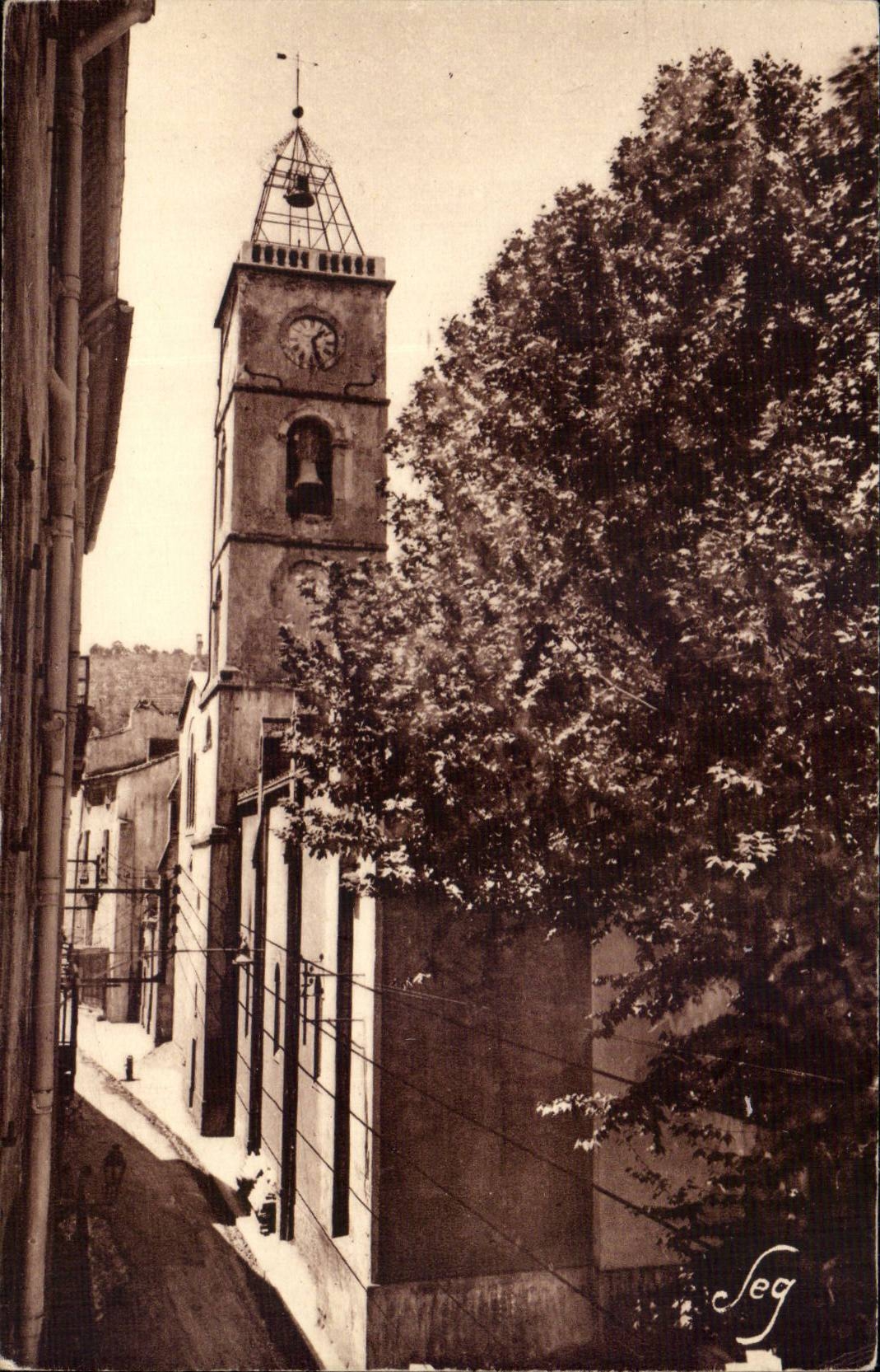 Le Vigan - L'Eglise avec sa Tour carree et la Rue de l'Horloge CPA 