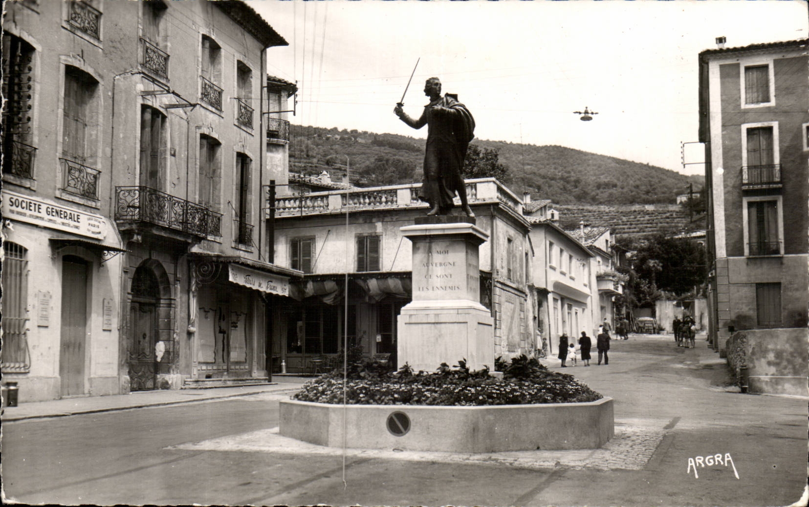 Le Vigan - Statue du Chevalier d'Assas CPA 