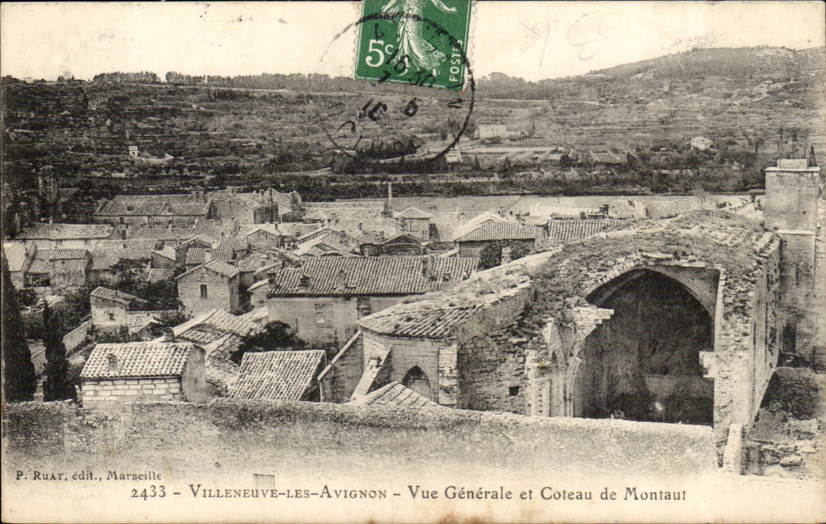 Villeneuve les Avignon CPA Vue generale et coteau de Montaut