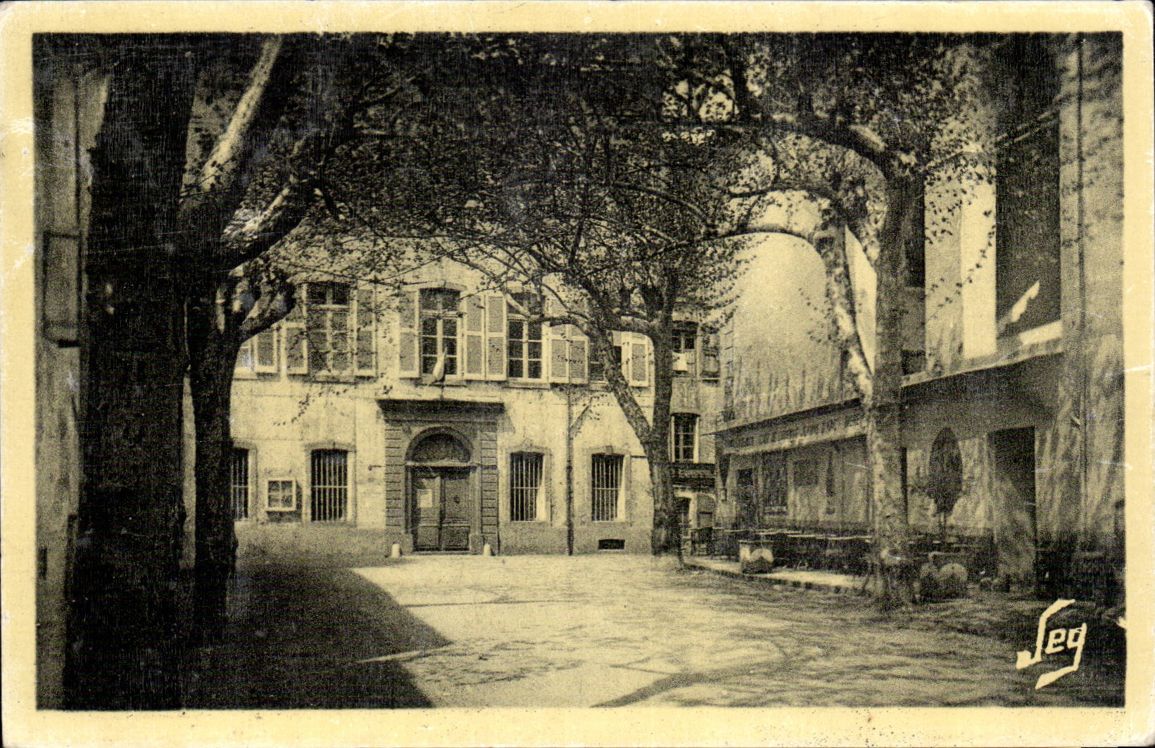 Le Vigan CPA La sous Prefecture Avenue Jeanne d'arc