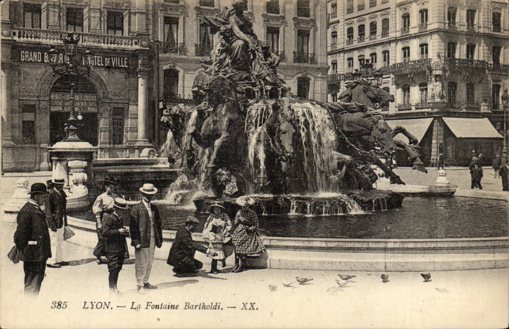 LYON — La Fontaine Bartholdi — éditeur inconnu, n° 385