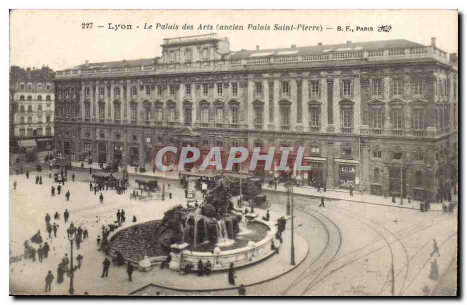 CPA Lyon Le palais des Arts (ancien palais Saint Pierre)